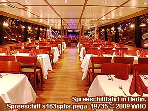 Spreeschifffahrt  in Berlin. Salon vom Spreeschiff s163spha-pega.