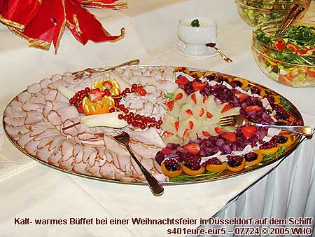 Weihnachtsfeier-Buffet bei der Rheinschifffahrt Weihnachtsfeier Düsseldorf