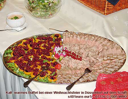 Weihnachtsfeier-Buffet bei der Rheinschifffahrt Weihnachtsfeier Düsseldorf